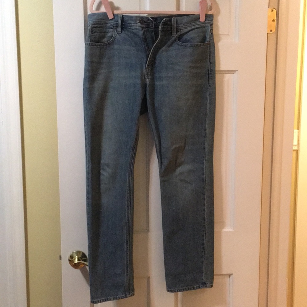 Men’s jeans.